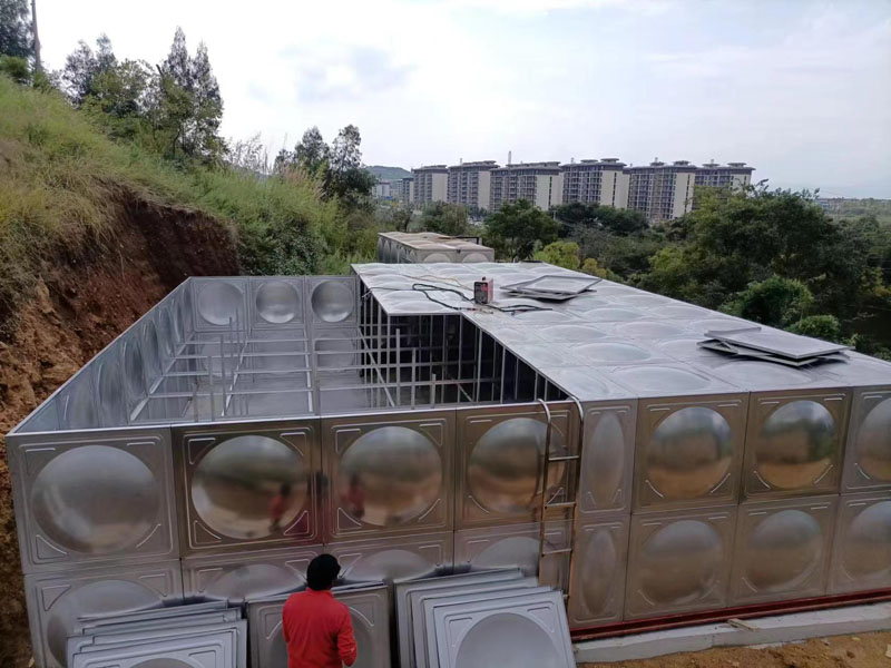 綠地國(guó)際城150T箱泵一體